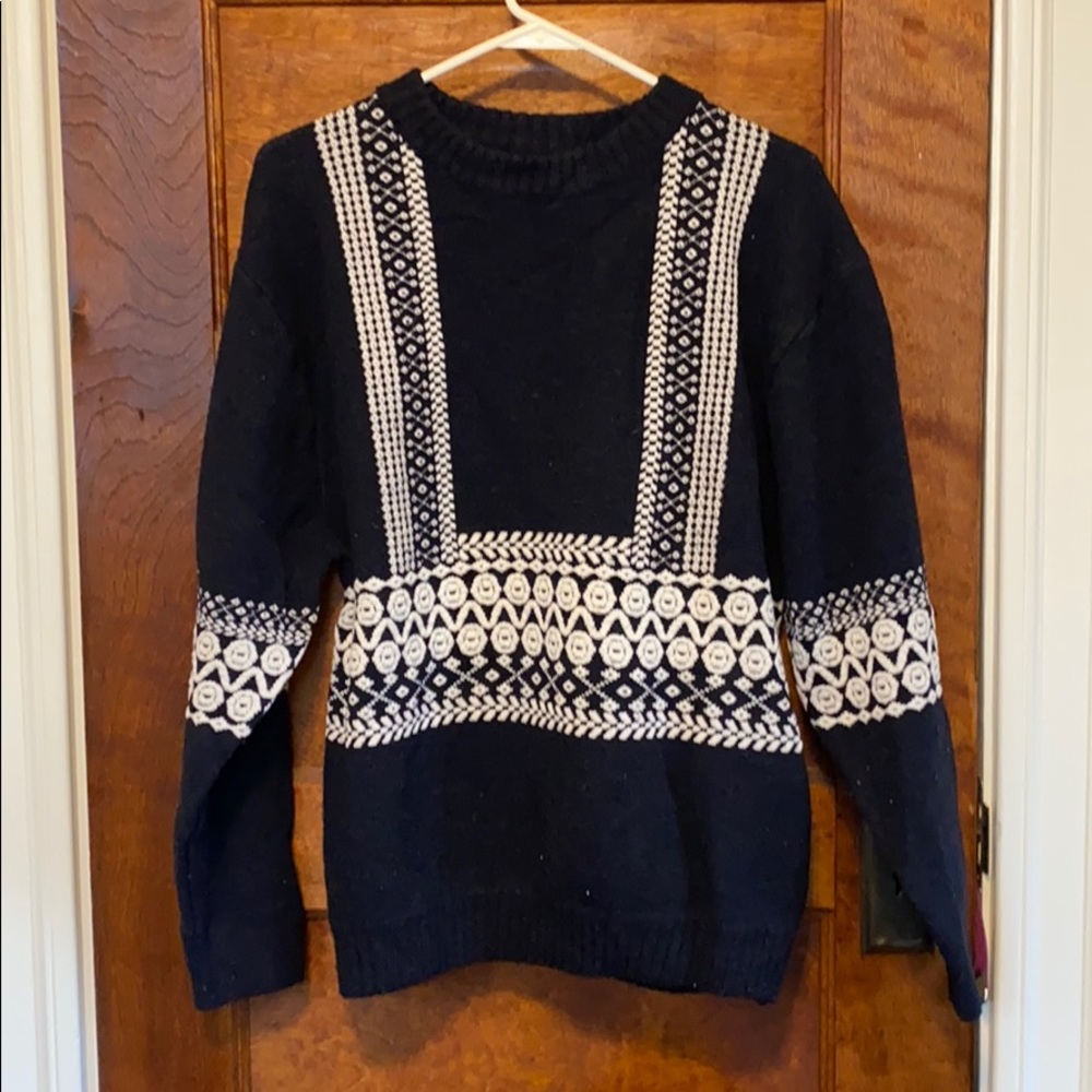 Thick sweater / sweatshirt with cute pattern